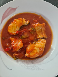 Una foto de Bacalao con tomate