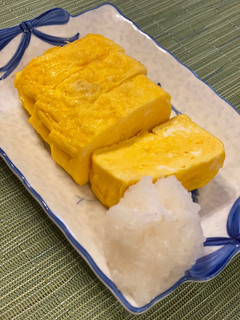 Gambar Japanese omelette, dashimaki tamago - だし巻き卵