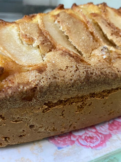 Una foto de Budín de manzanas 🍏