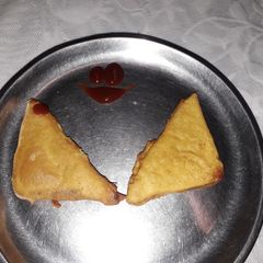 A picture of Bread pakoda.