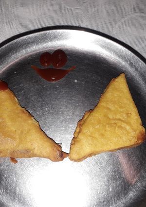 A picture of Bread pakoda.