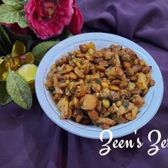 A picture of Vaal Beans with Potatoes.