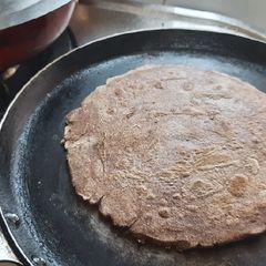 A picture of Mix flour bhakri.