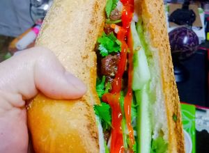 Hình của món Bánh mì thịt nướng thơm ngon.
