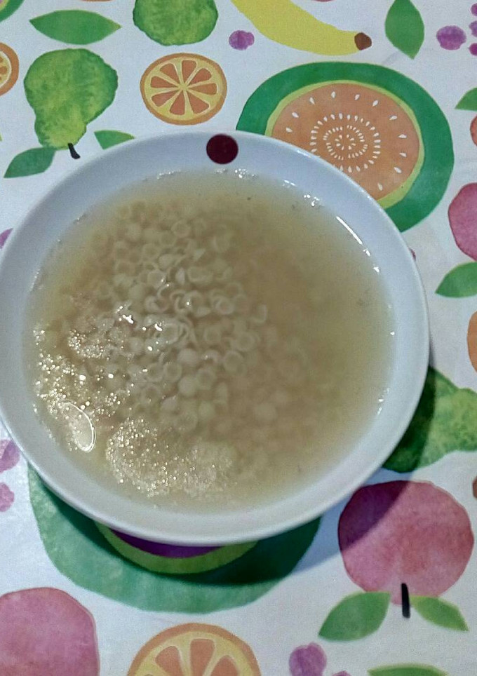Una foto de Sopa de caldo de pollo desgrasado con pasta