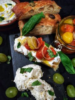 Focaccia konfitált paradicsommal recept fotója