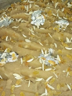 A picture of Suji Ka Halwa💛🤤.