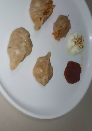 A picture of Veg momos 😋.