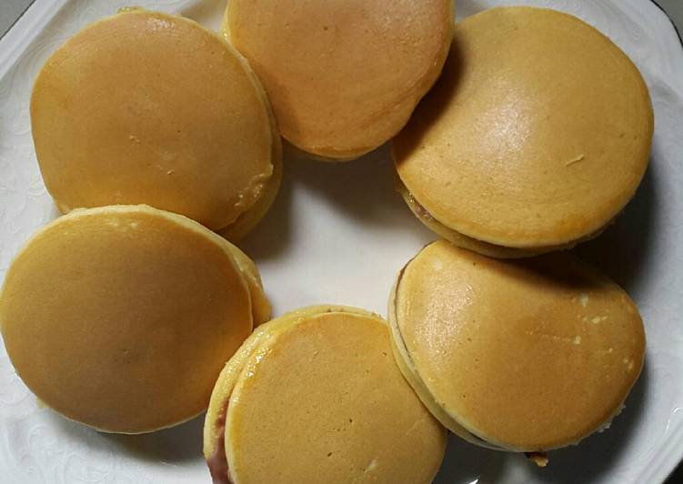 Dorayaki cokelat