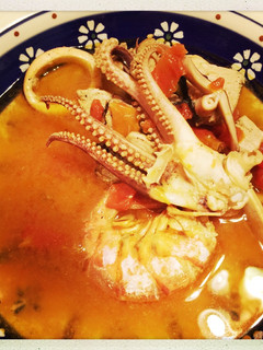 Una foto de Sopa de Bonito con Langostinos