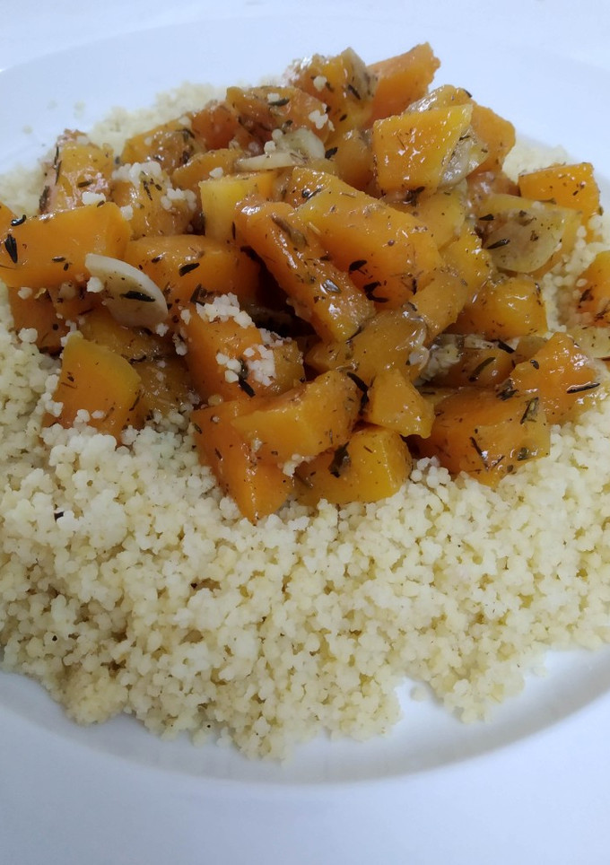 Una foto de Cous cous con calabaza