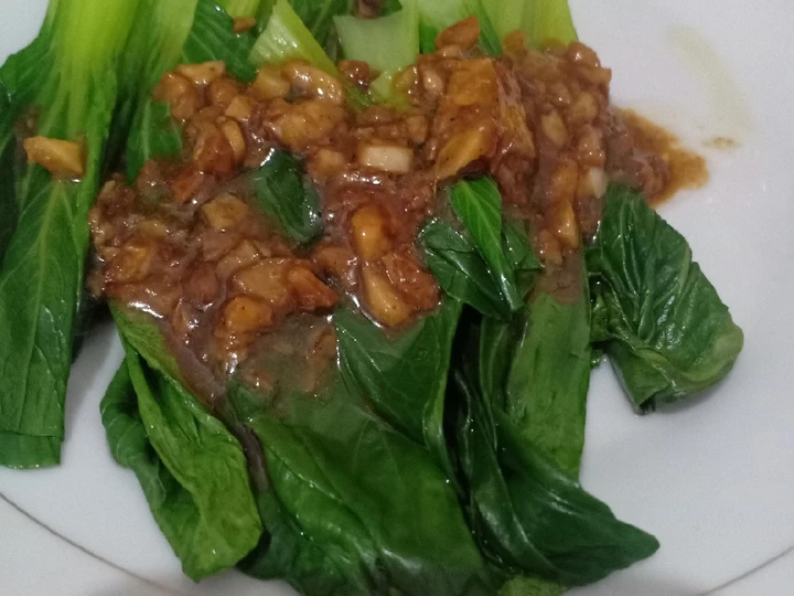Easy Steps to Prepare Recipes Pokcoy Garlic Simple the Can Spoil the Tongue Appealing.