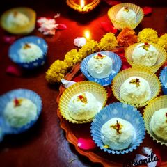 A picture of Kachagolla(Sweet cottage cheese balls).