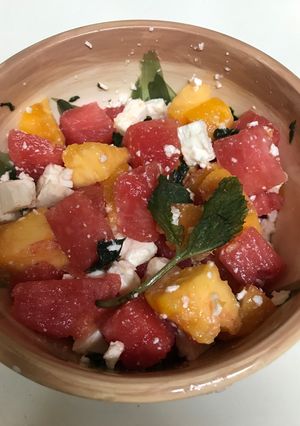 Dinnye-őszibarack-feta saláta recept fotója