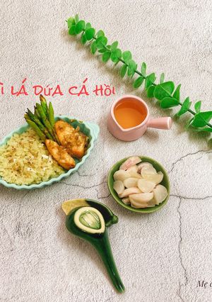 Hình của món Xôi lá dứa cá hồi.