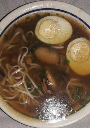 Una foto de Ramen de pollo sencillo