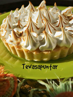Una foto de Tartaleta de crema de limón lemon pie 🍋🍋