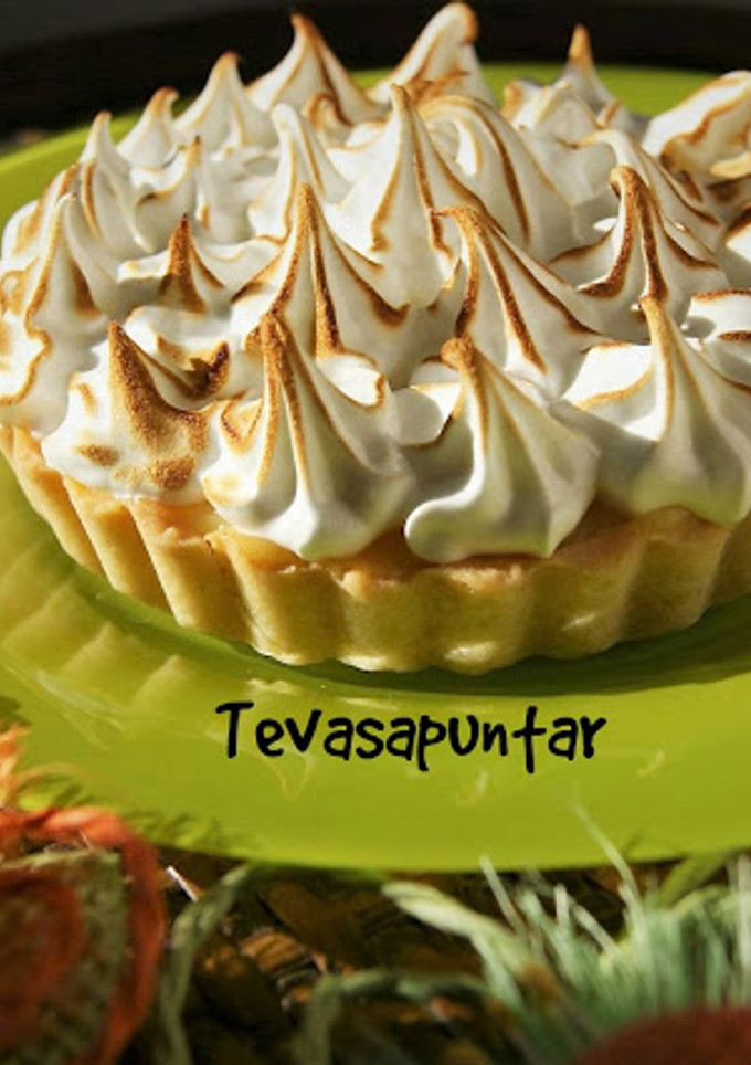 Una foto de Tartaleta de crema de limón lemon pie 🍋🍋