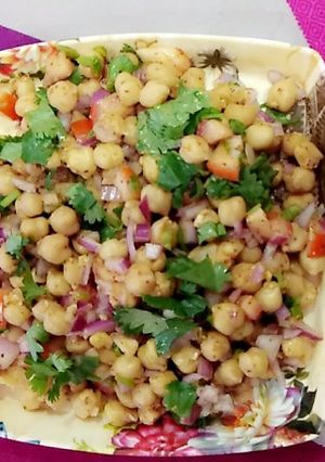 A picture of Chana chaat.
