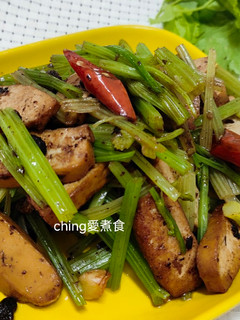 十分鐘上菜-芹菜炒豆乾 的食譜成品照片