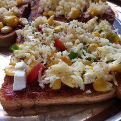 A picture of Healthy Brown  Bread Pizza.