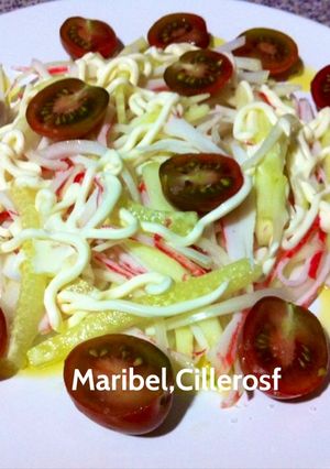 Foto principal de Ensalada de hortalizas y palitos de cangrejo