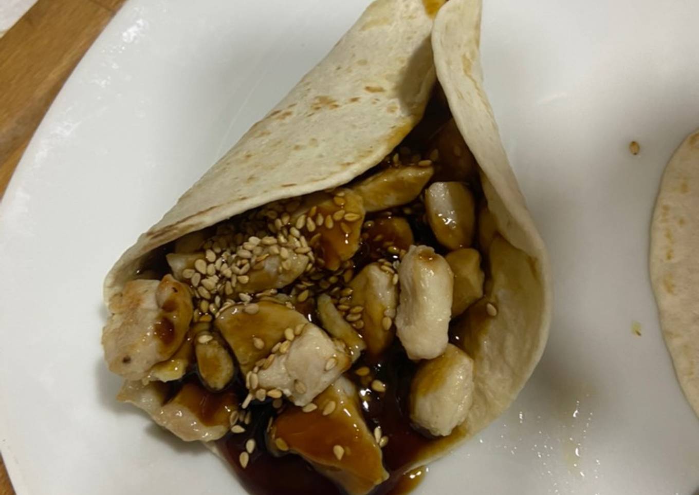 Taco con pollo soja con salsa teriyaki
