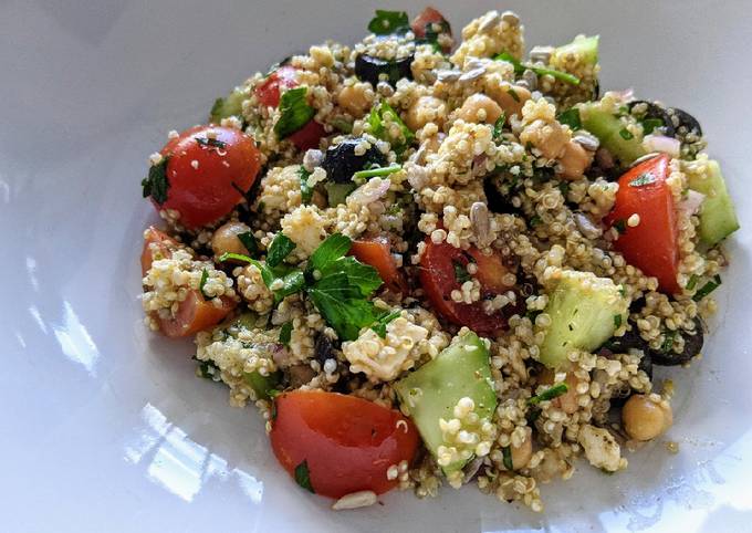 How to Make Ultimate Quinoa and Chickpea Bowl