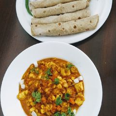 A picture of Mix veg with chapati.