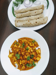 A picture of Mix veg with chapati.