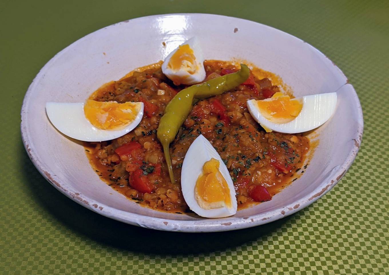 Lentejas rojas en Shakshuka