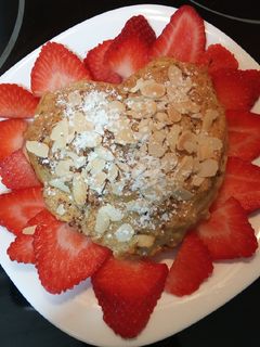 Una foto de Mini tartas de manzana y pera. (Acompañada de fresas)