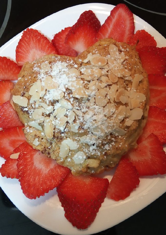 Una foto de Mini tartas de manzana y pera. (Acompañada de fresas)