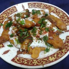 A picture of Green peas peels pakoda chat.