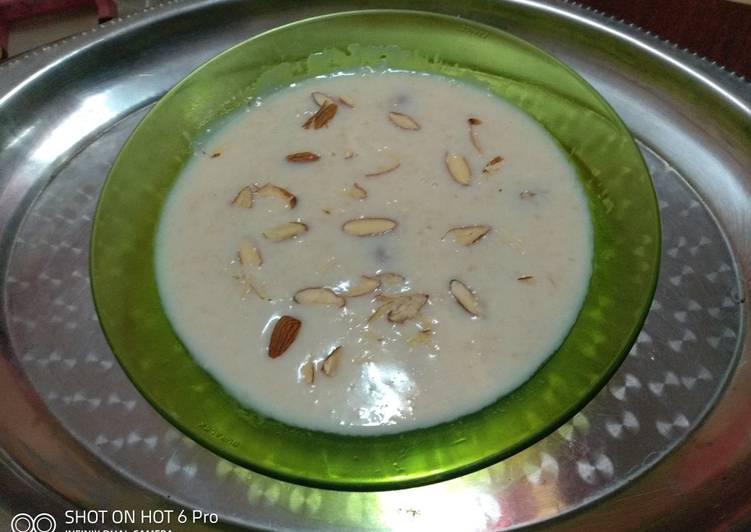 Recipe of Yummy Oats porridge with almonds#breakfast recipe challenge