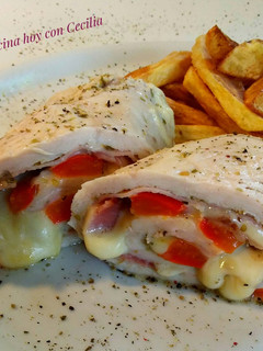 Una foto de Pechuga de pollo rellena, asada al horno