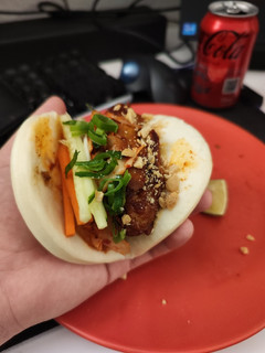 Una foto de Baos de heura macerada en Gochujang