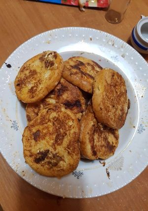 A picture of French Toast.