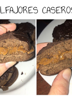 Una foto de Alfajores de chocolate caseros