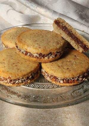 Una foto de ✨🌟Alfajores de almendras y dulce de leche 🌟✨