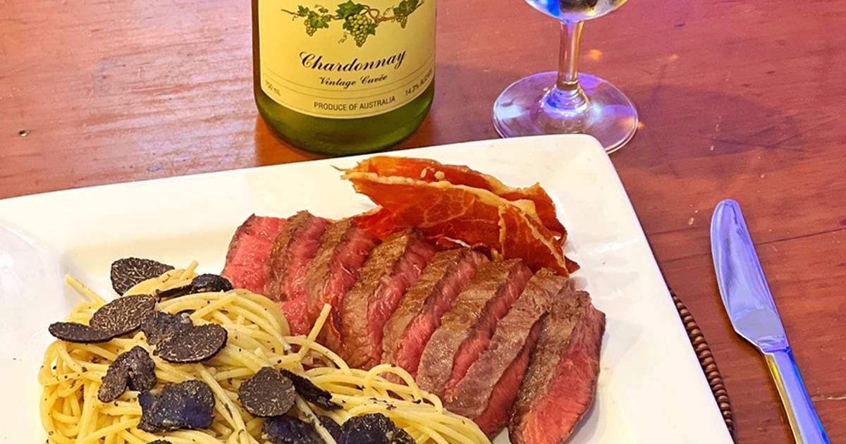 Spaghetti ala Nursina - Spaghetti with Black Truffles with Wagyu Steak  Recipe by Santy Coy - Cookpad