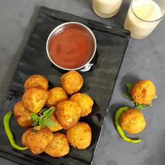 Mix veg pakoras A picture of Mix veg pakoras.