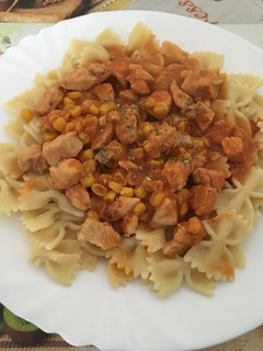 Paradicsomos-kukoricás csirkemell 🍅🌽🐤 recept fotója