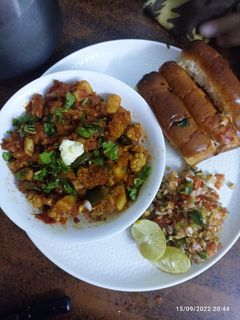 ખડા પાવભાજી (Khada Pav Bhaji Recipe In Gujarati) રેસીપી મુખ્ય ફોટો