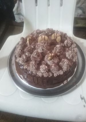 صورة لوصفة كيك شوكولا بكريمة الجاناش