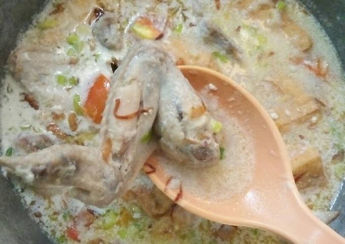 Standar Resep membuat Opor ayam putih hidangan Lebaran  lezat