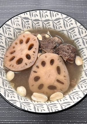 超簡單「蓮藕牛肋湯」 的食譜成品照片