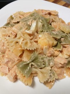 Una foto de Ensalada de pasta tricolor