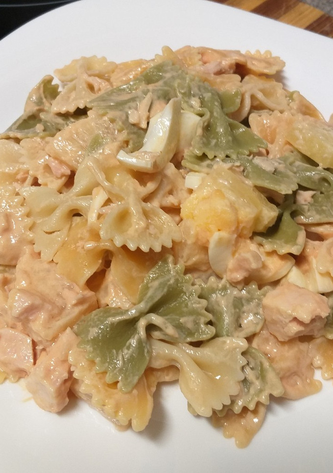 Una foto de Ensalada de pasta tricolor