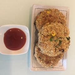 A picture of Instant noodle cutlet/burger.
